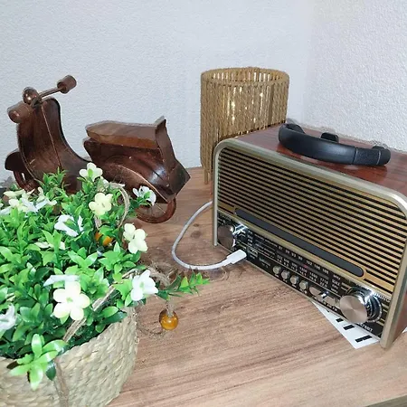 Cozy Enchanted Story - Sara 斯科普里