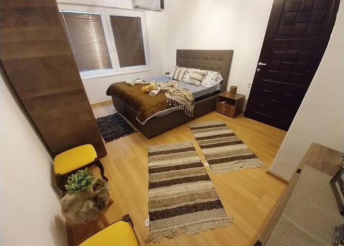 Cozy Enchanted Story - Sara