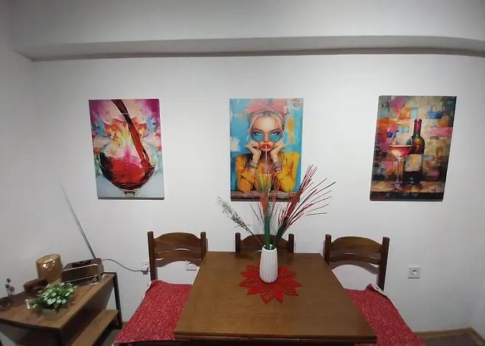 Cozy Enchanted Story - Sara